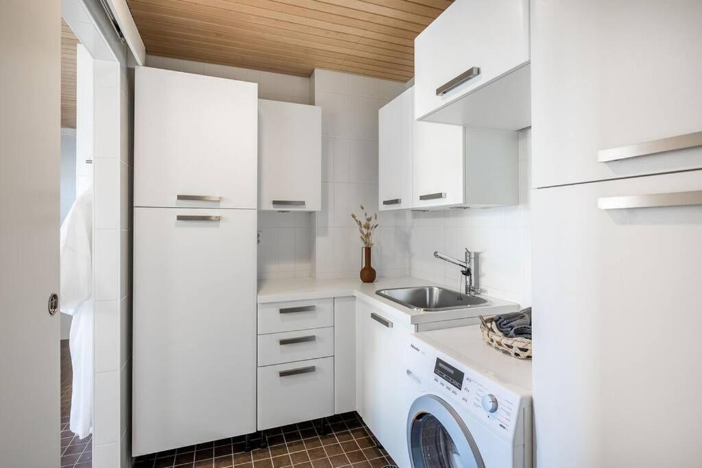 Spacious Home With Four Terrace, Sauna, Sea View Helsinki Bagian luar foto