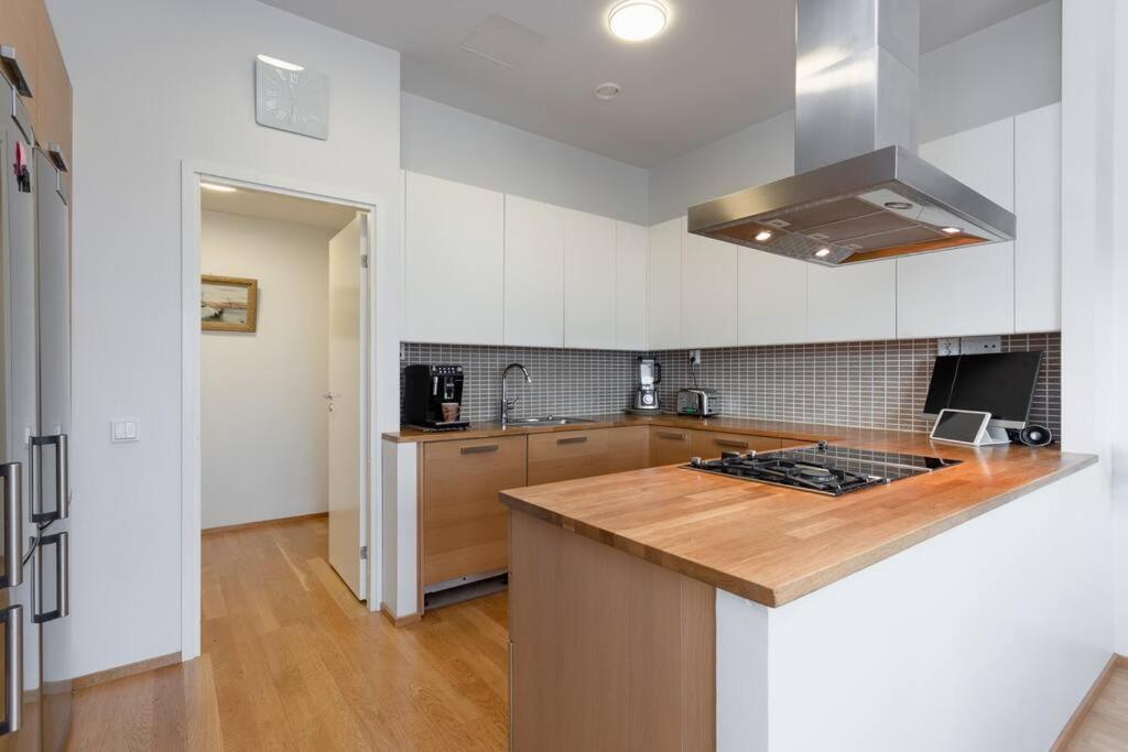 Spacious Home With Four Terrace, Sauna, Sea View Helsinki Bagian luar foto