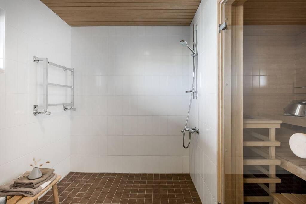 Spacious Home With Four Terrace, Sauna, Sea View Helsinki Bagian luar foto