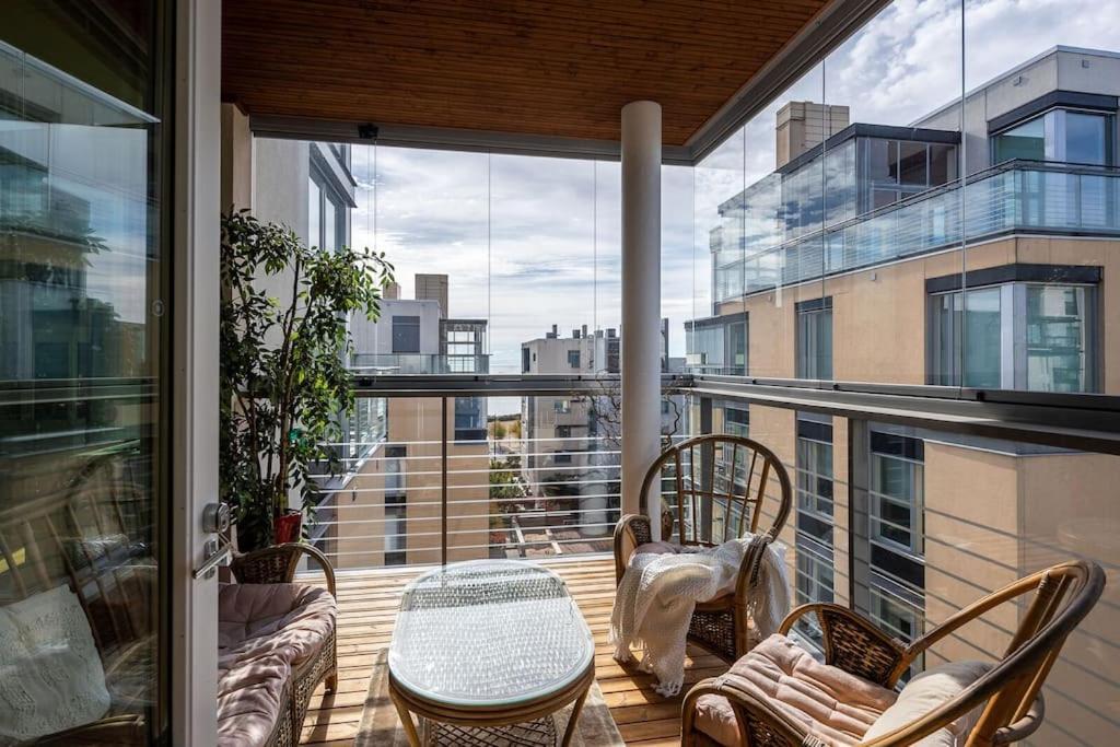 Spacious Home With Four Terrace, Sauna, Sea View Helsinki Bagian luar foto