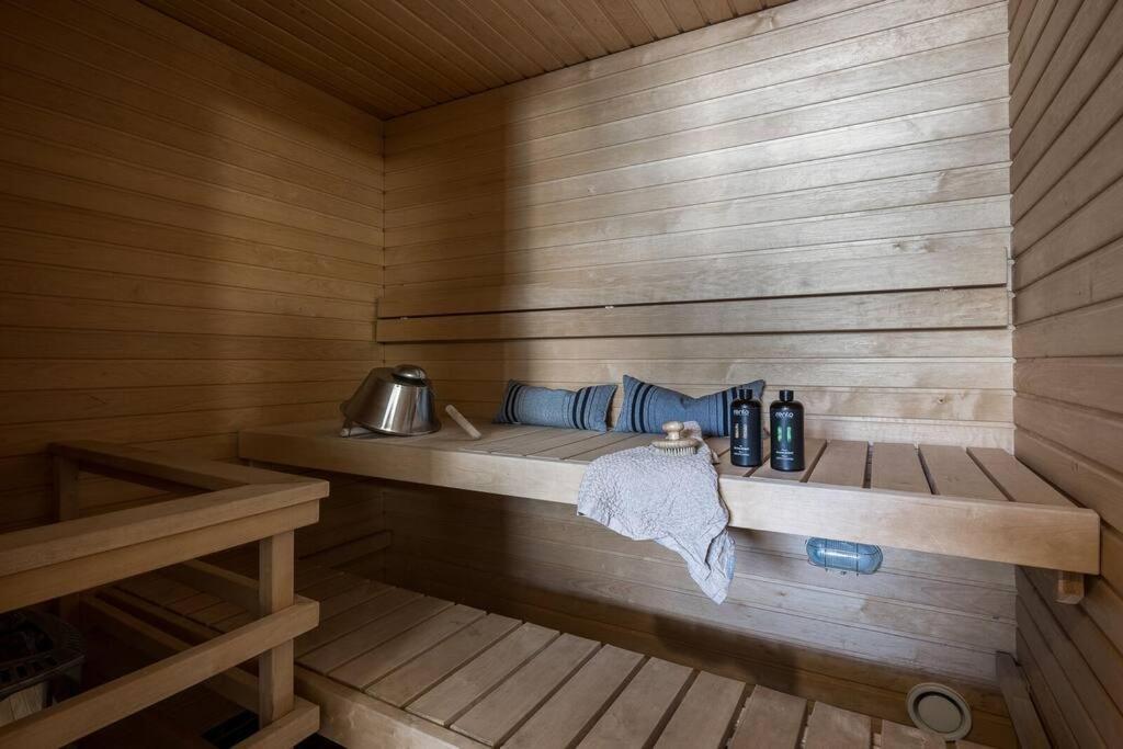 Spacious Home With Four Terrace, Sauna, Sea View Helsinki Bagian luar foto